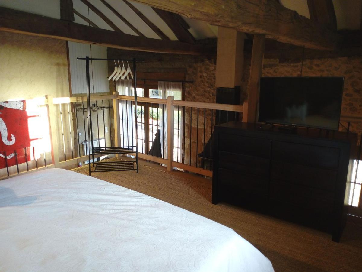 Domaine Du Bourg Salon Bed & Breakfast Екстериор снимка
