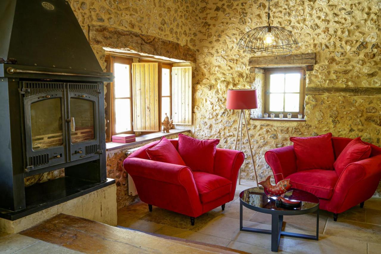 Domaine Du Bourg Salon Bed & Breakfast Екстериор снимка