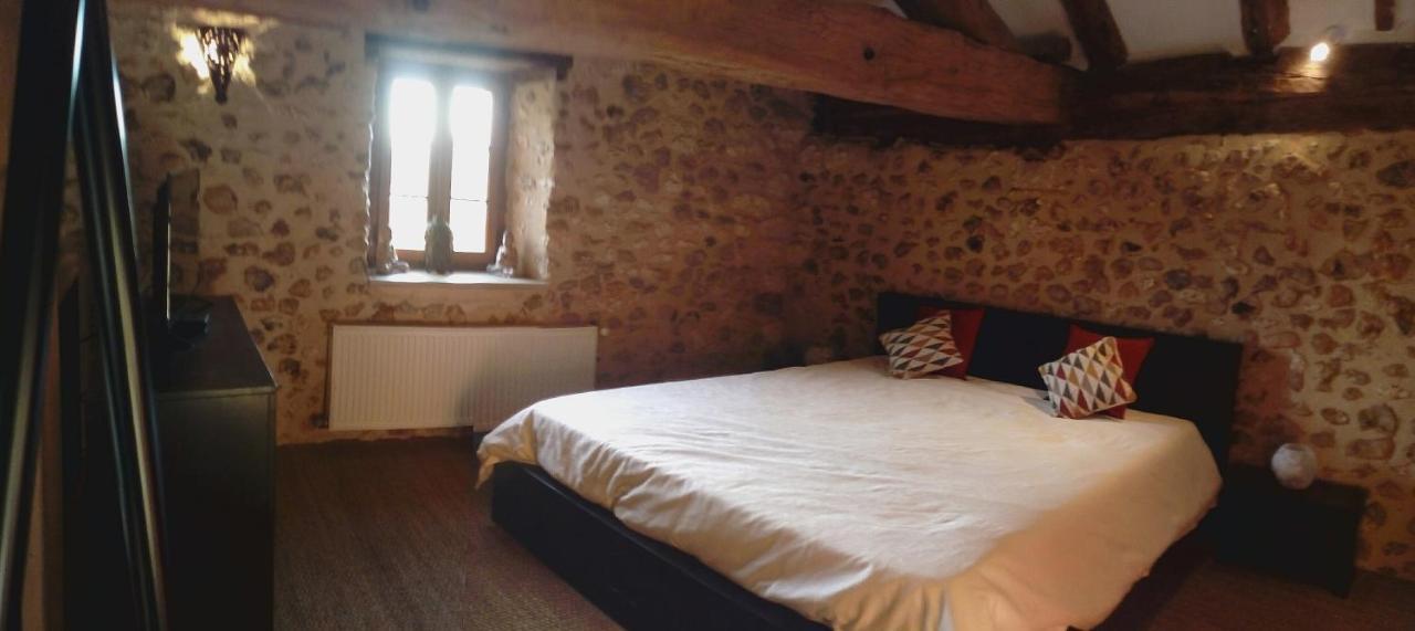 Domaine Du Bourg Salon Bed & Breakfast Екстериор снимка