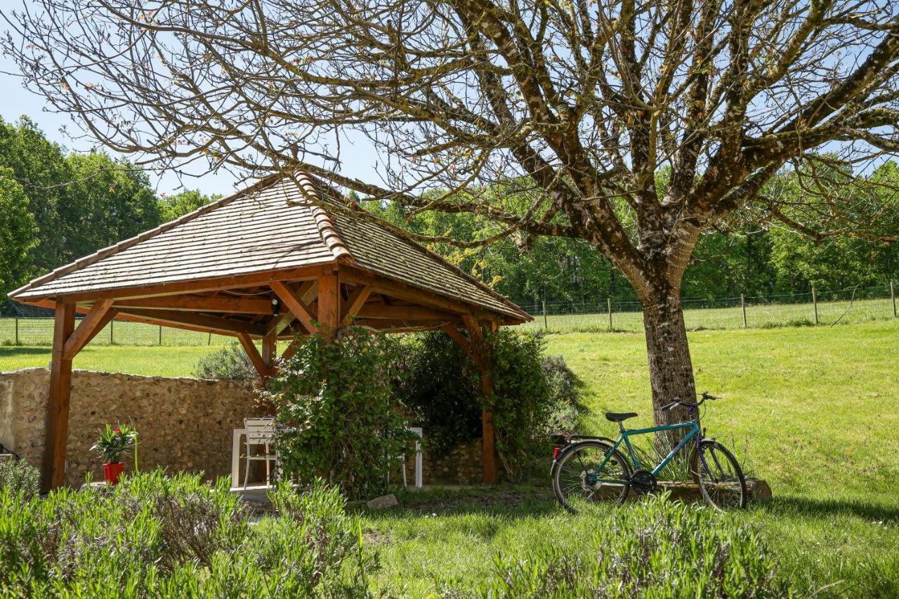 Domaine Du Bourg Salon Bed & Breakfast Екстериор снимка