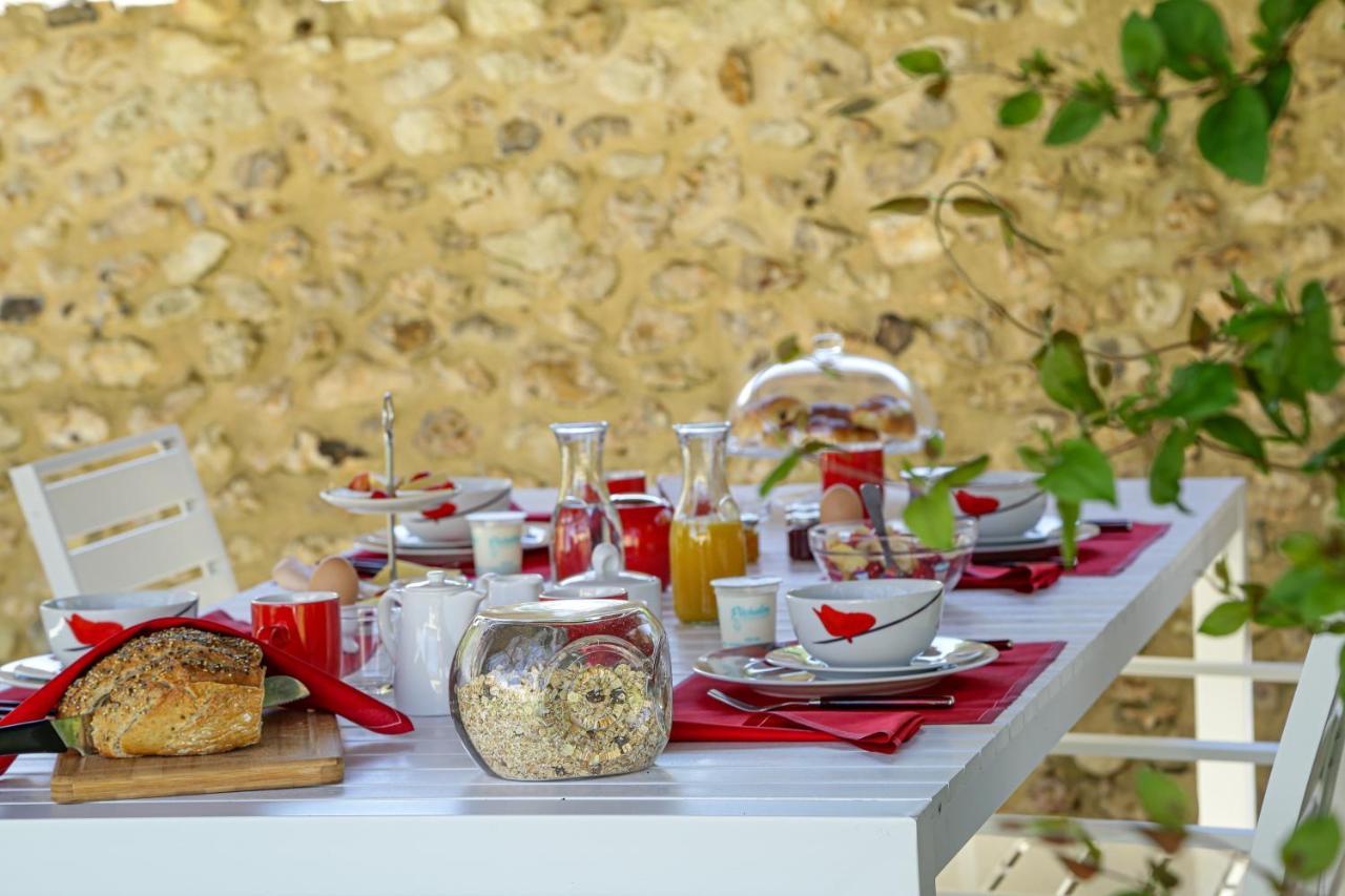 Domaine Du Bourg Salon Bed & Breakfast Екстериор снимка