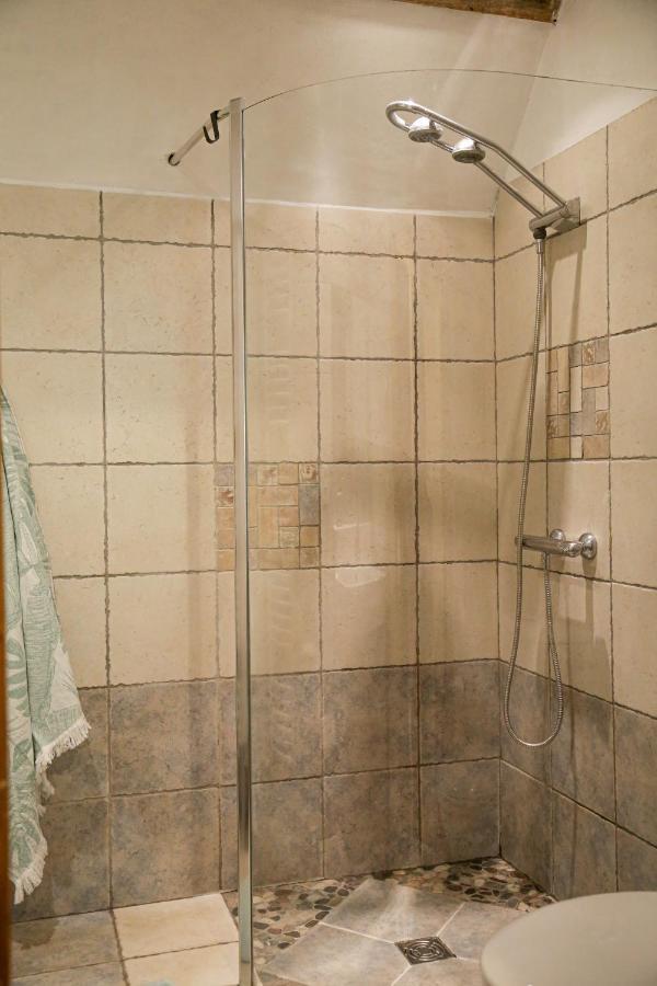 Domaine Du Bourg Salon Bed & Breakfast Екстериор снимка