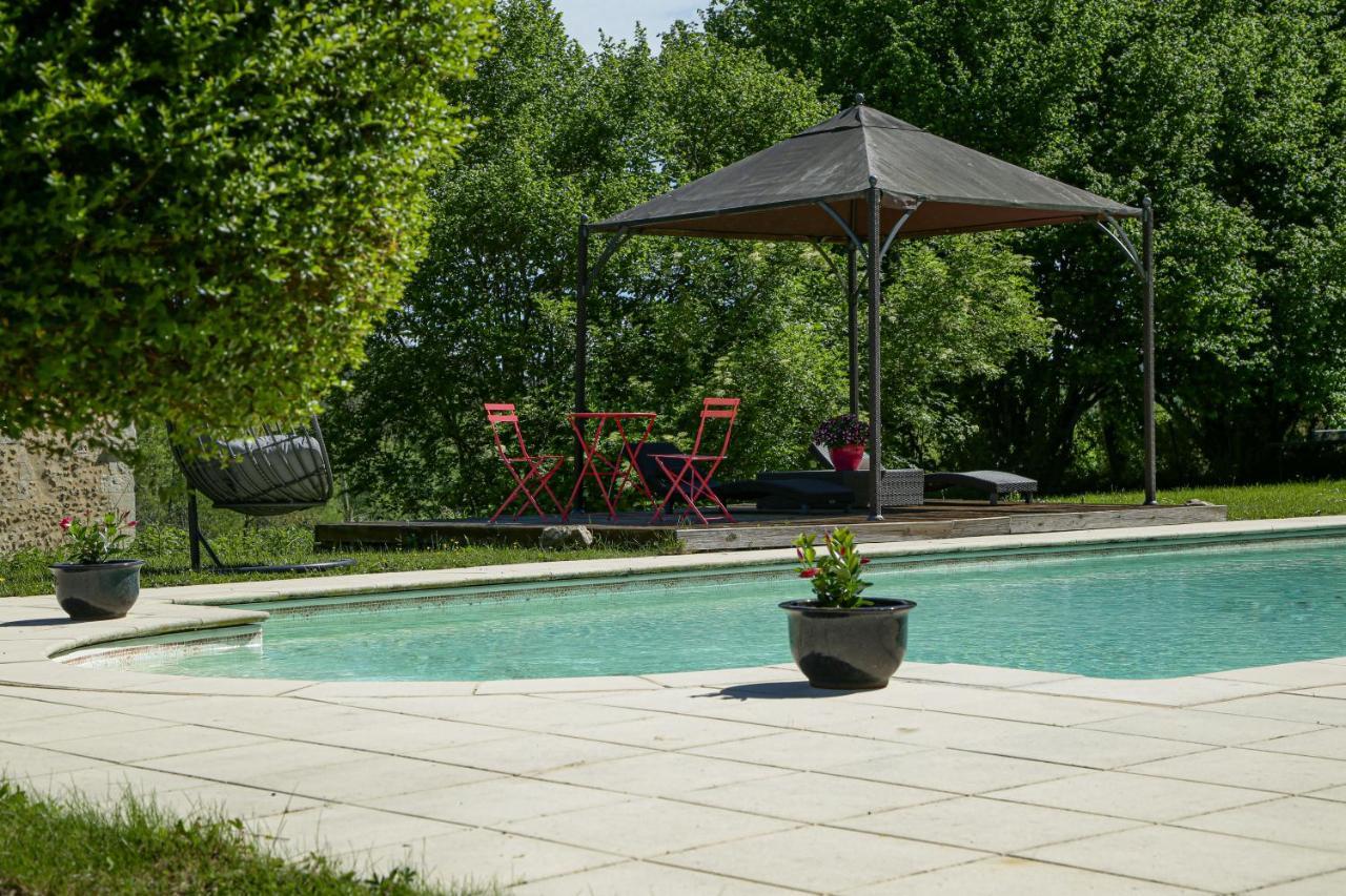 Domaine Du Bourg Salon Bed & Breakfast Екстериор снимка