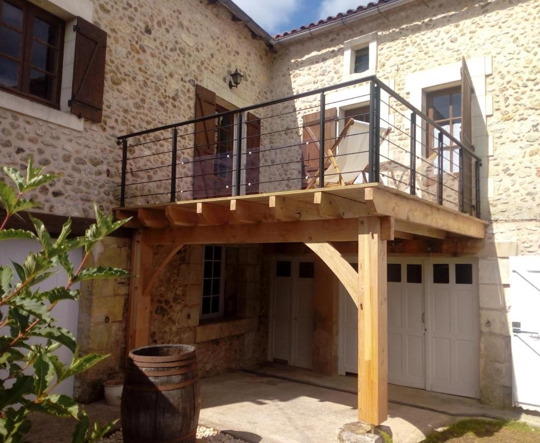 Domaine Du Bourg Salon Bed & Breakfast Екстериор снимка