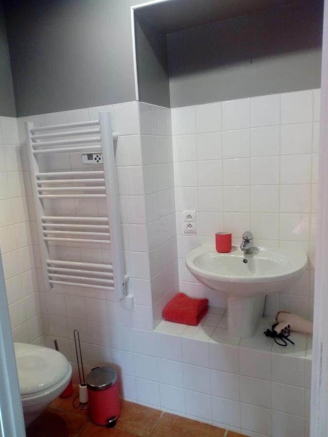 Domaine Du Bourg Salon Bed & Breakfast Екстериор снимка